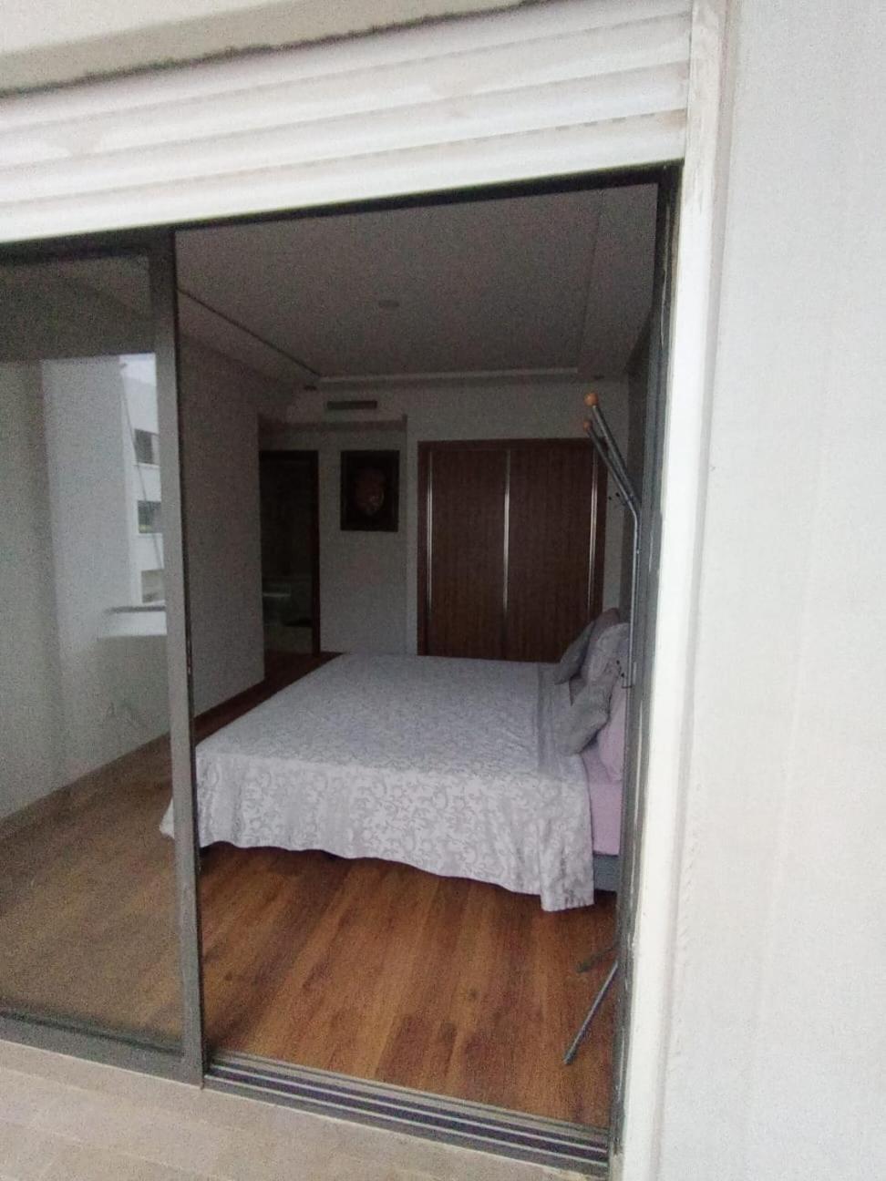 Standing, Calm A Nouaceur, Parking, Piscine, A 4min De L'aeroport Apartamento Casablanca